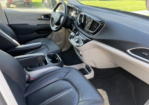 Chrysler Pacifica cena 129000 przebieg: 95000, rok produkcji 2020 z Czaplinek małe 596